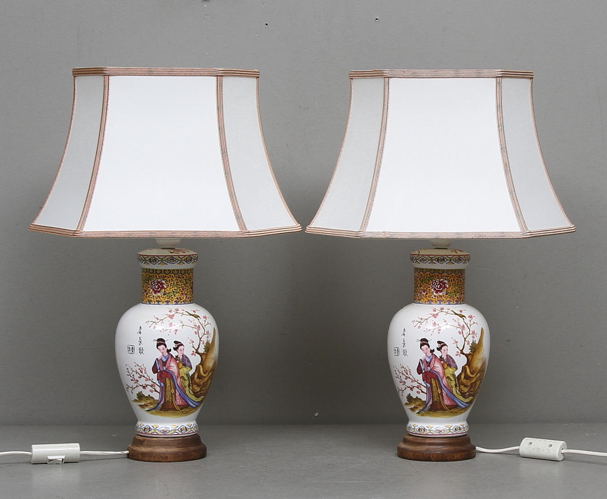 BORDSLAMPOR, ett par, orientalisk stil, 1900-tal.