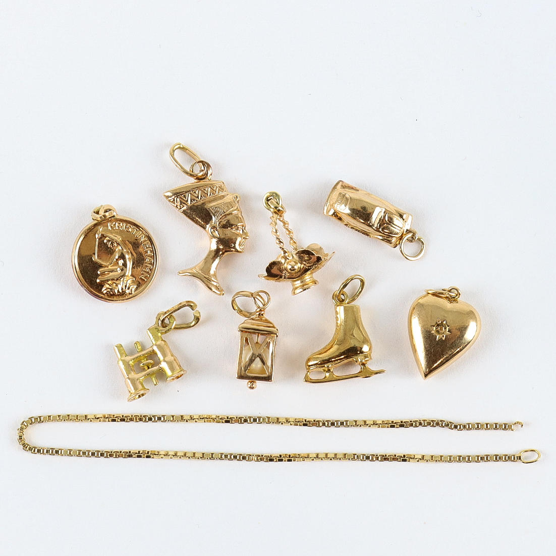 BERLOCKER 8 st, 18k Guld.