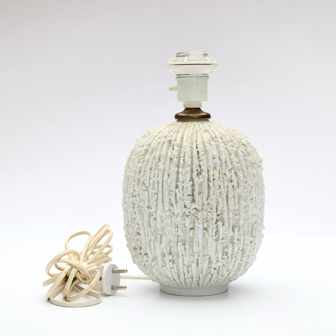 GUNNAR NYLUND. TABLE LAMP. Stoneware. “Chamotte”, Rörstrand, marked below.