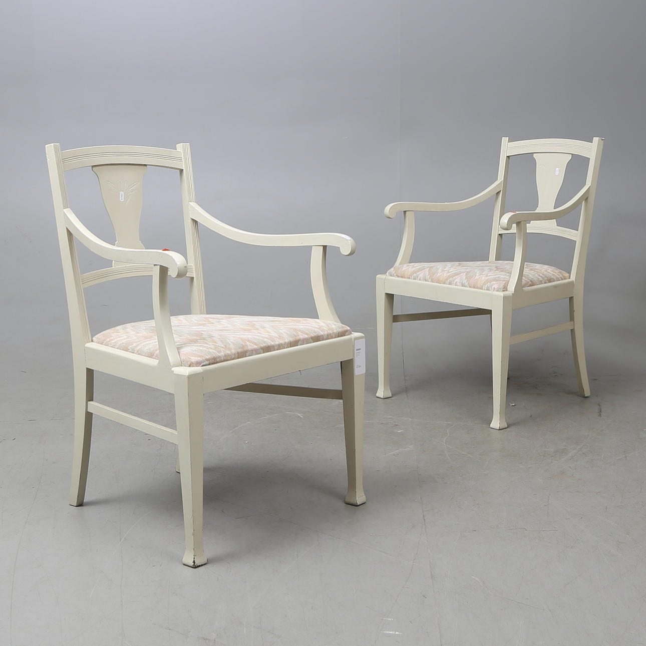 KARMSTOLAR, ett par, 1900-talets första hälft.