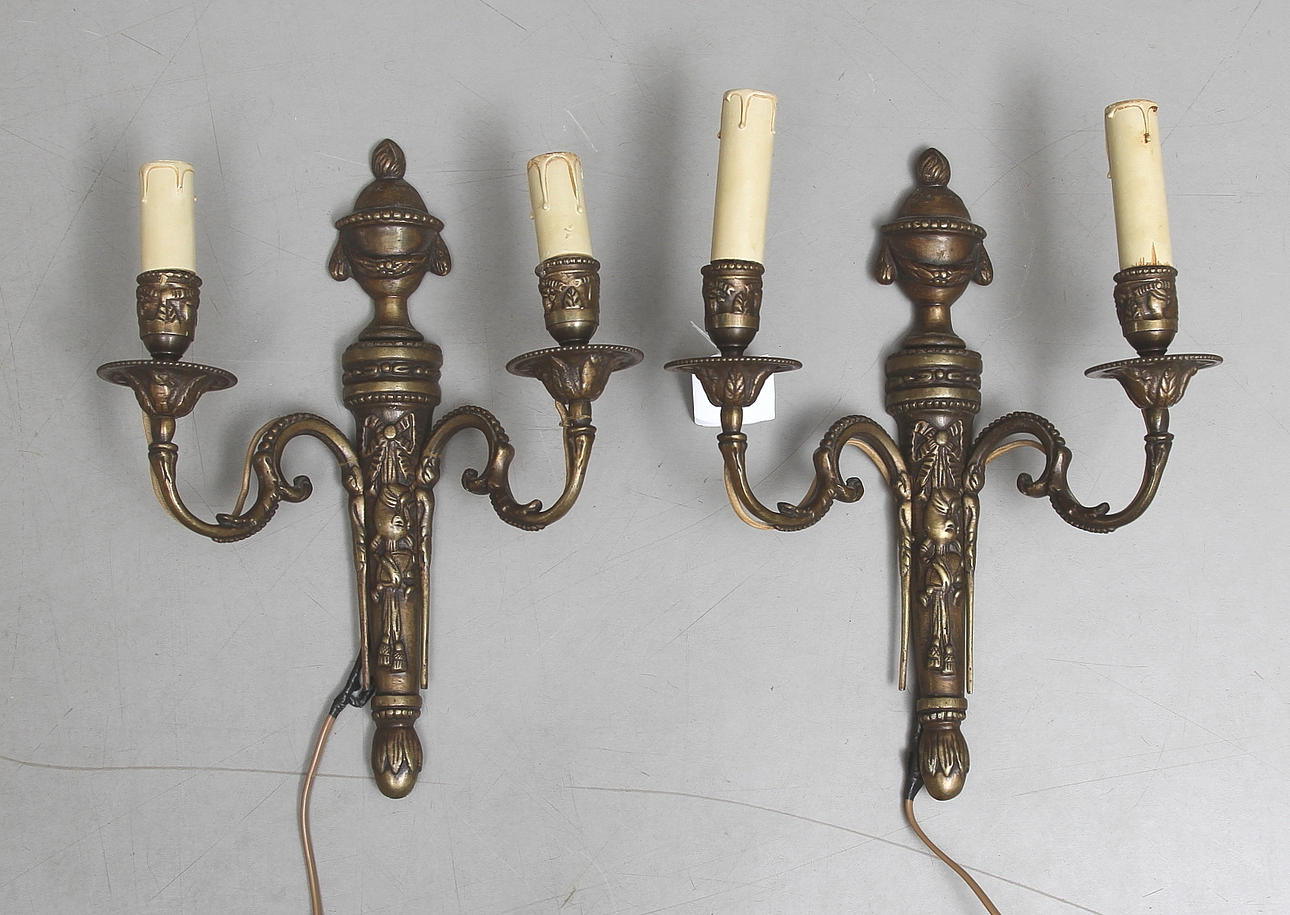 APPLIQUER, ett par, mässing, Louis XVI-stil, 1800/1900-tal.