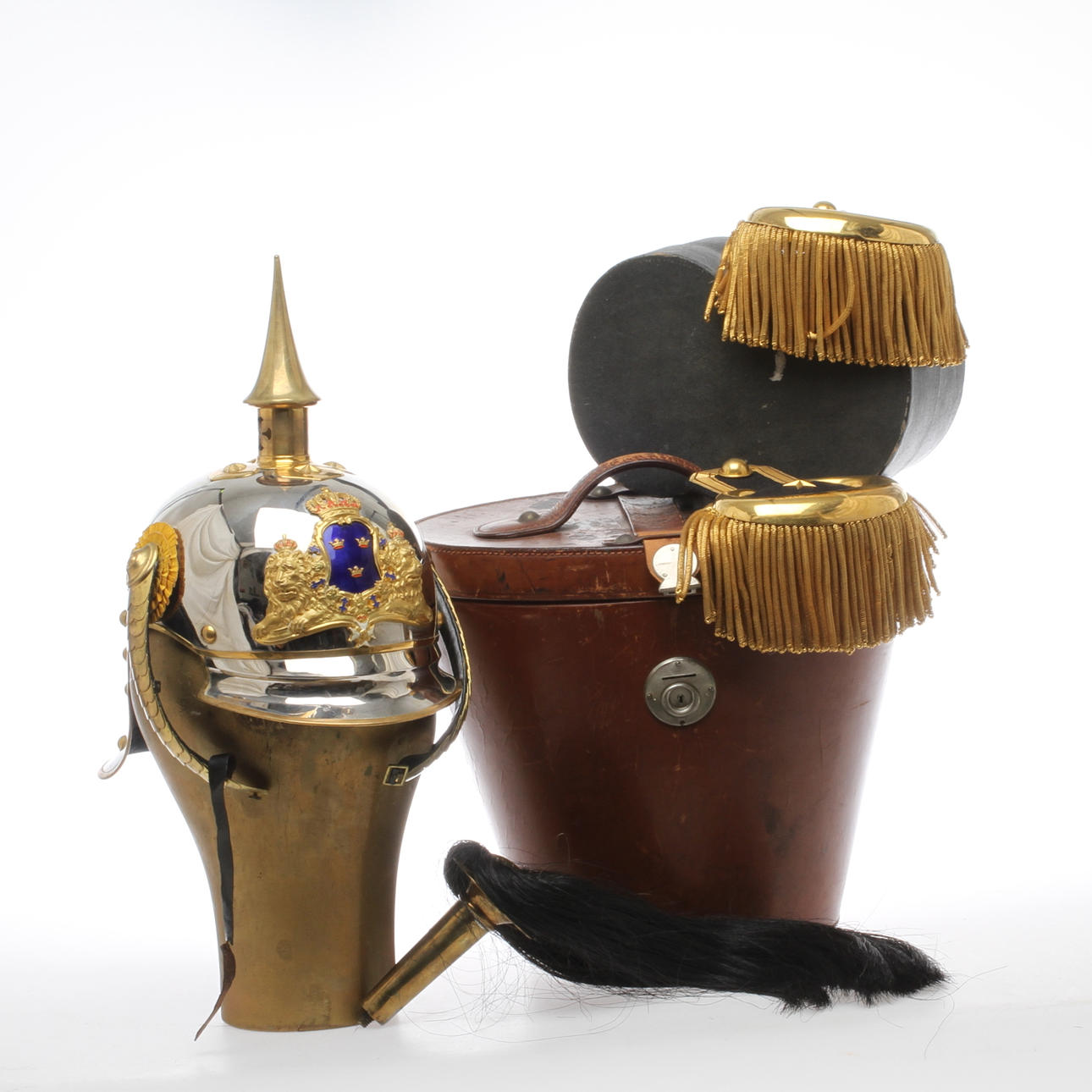 HJÄLM, m/1879-1900, för Livgardet, och EPÅLETTER, ett par, MEA.