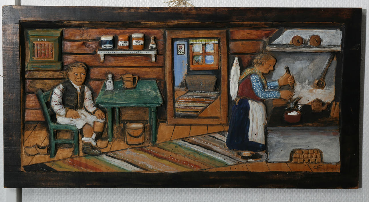 OIDENTIFIERAD KONSTNÄR. Träsniderier, 2 stycken, signerade C Fontell.