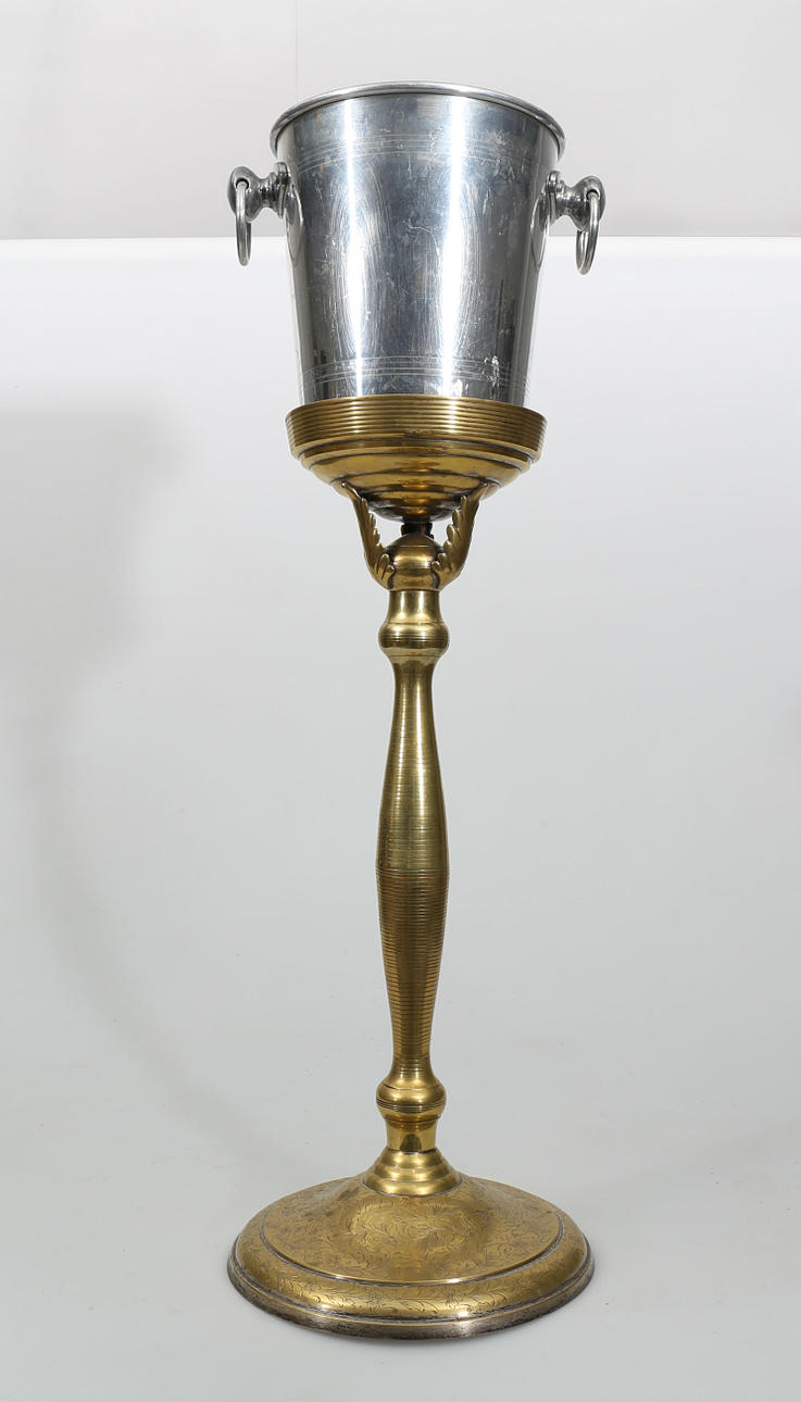 CHAMPAGNEKYLARE MED STATIV, mässing och vitmetall, 1900-tal.