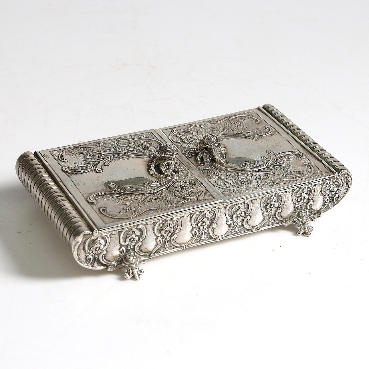 CIGARETTSKRIN, 830 silver, troligen England. 1800-tal. Bruttovikt 349 gram.