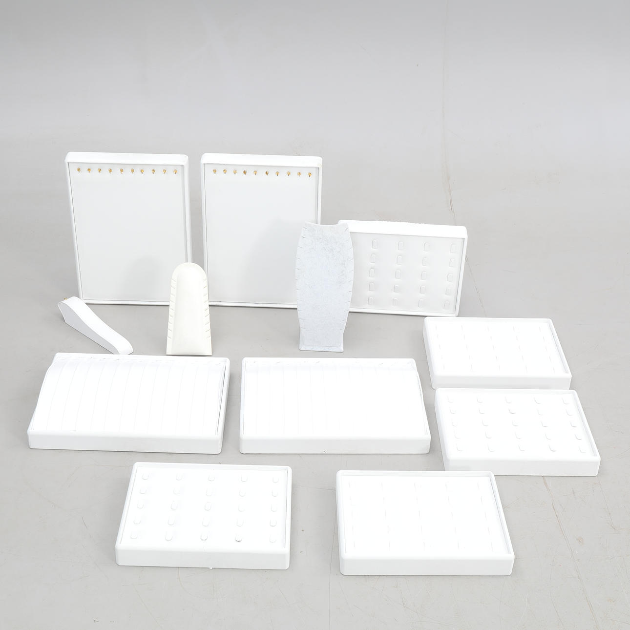 SMYCKES DISPLAY, kasetter, halsar m.m.