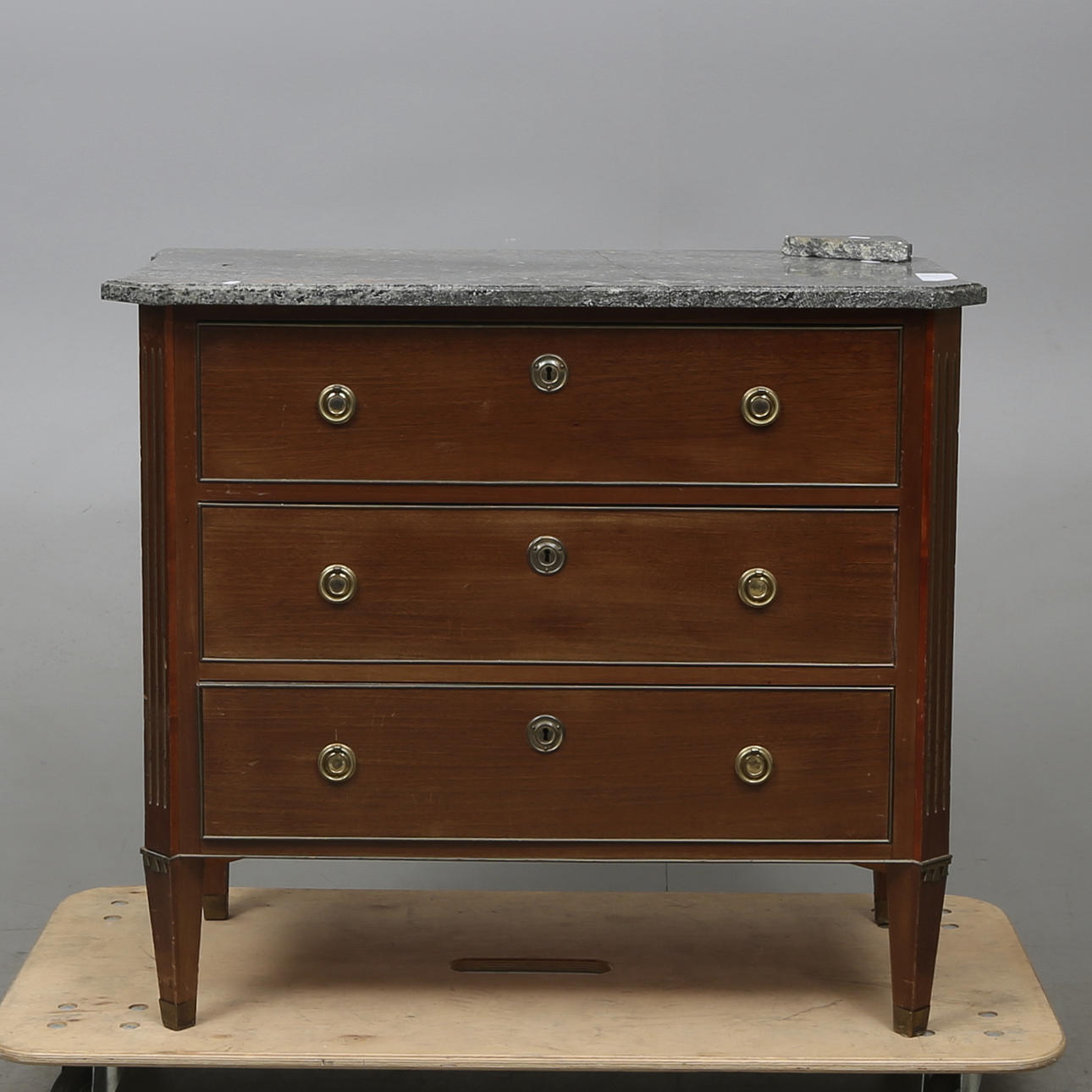 BYRÅ, sengustaviansk stil, 1900-tal.