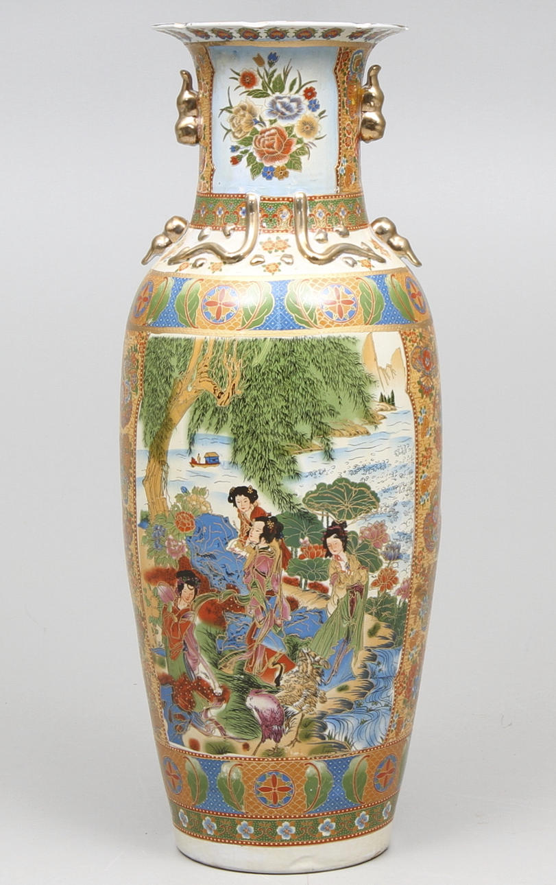 GOLVURNA, orientalisk, 1900-talets slut.