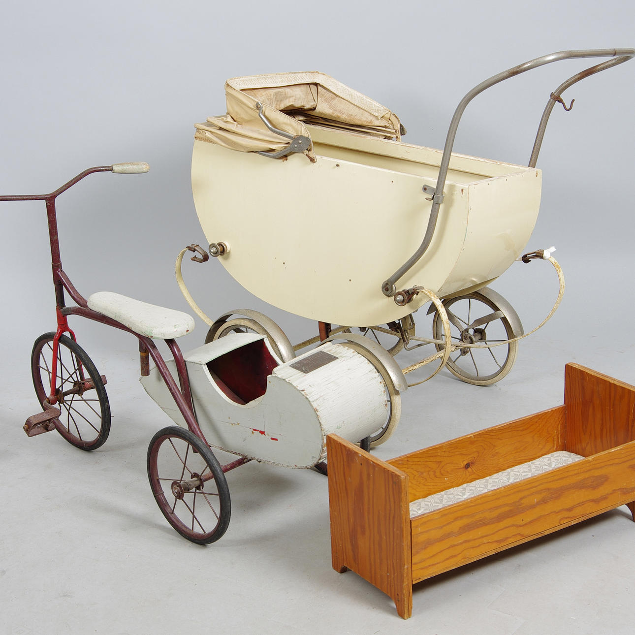 TREHJULING, DOCKVAGN SAMT DOCKSÄNG, 1900-talets första hälft.