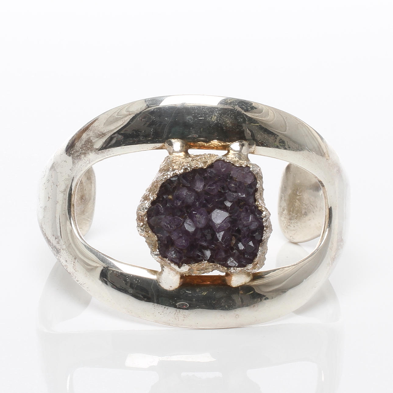 ARMBAND, stelt, försilvrad metall med ametist, Jacob Hill Danmark.