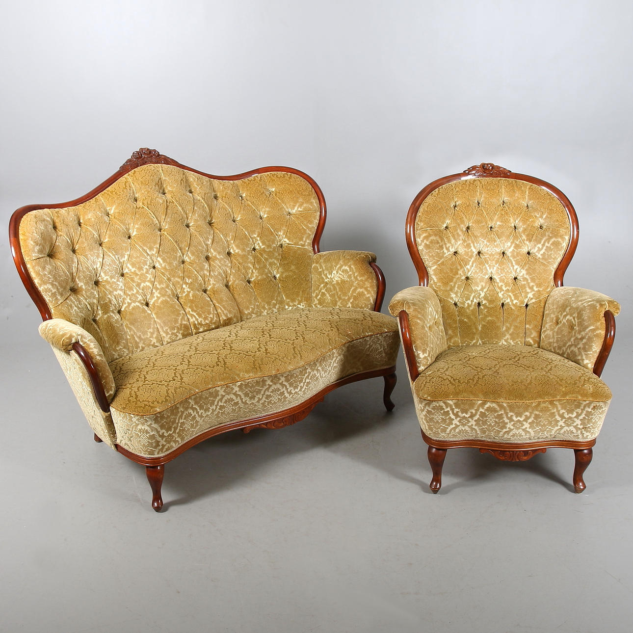 SOFFA och FÅTÖLJ, mahogny, rokokostil. 1900-tal.