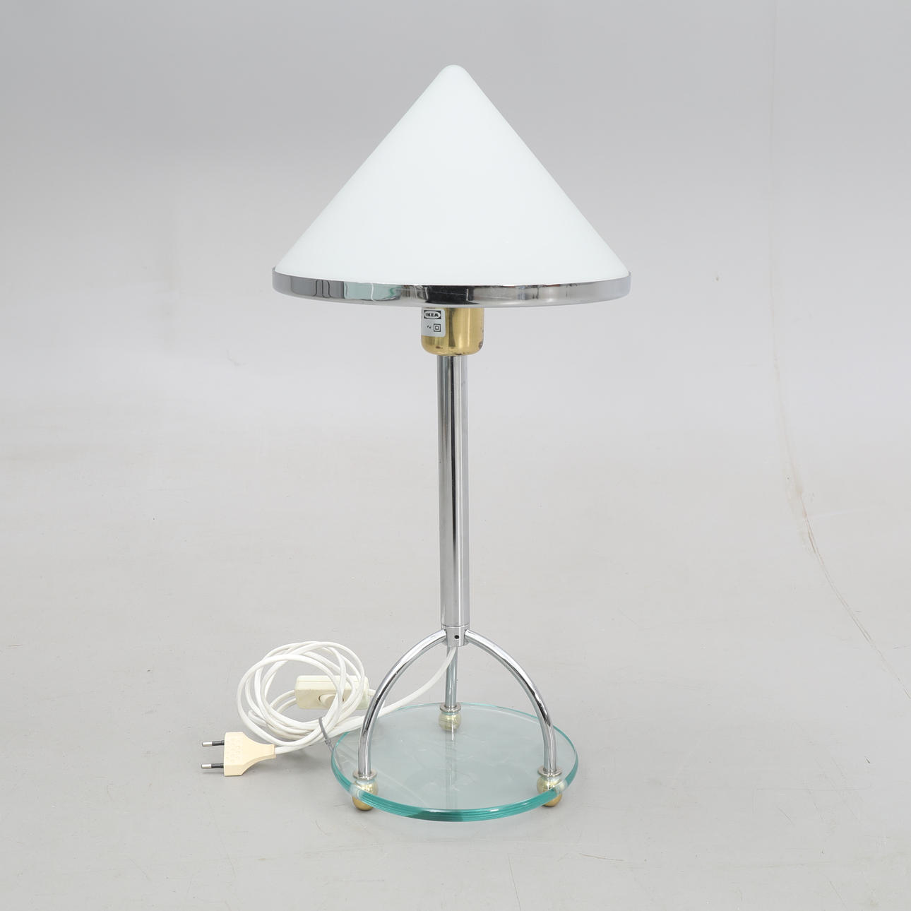 BORDSLAMPA, Ikea, metall samt glaskupa. Belysning & Lampor ...