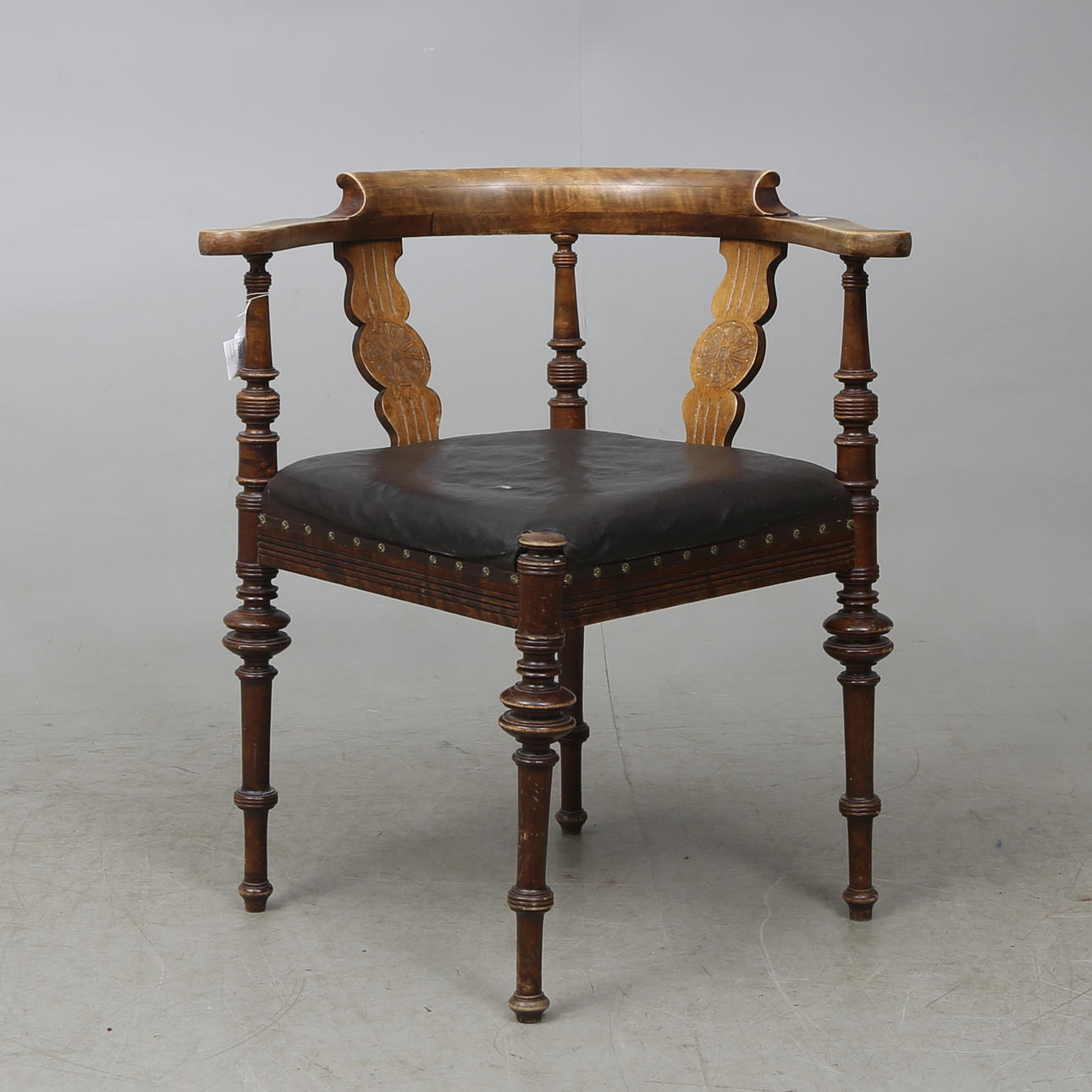 PUDERSTOL, omkring 1900.