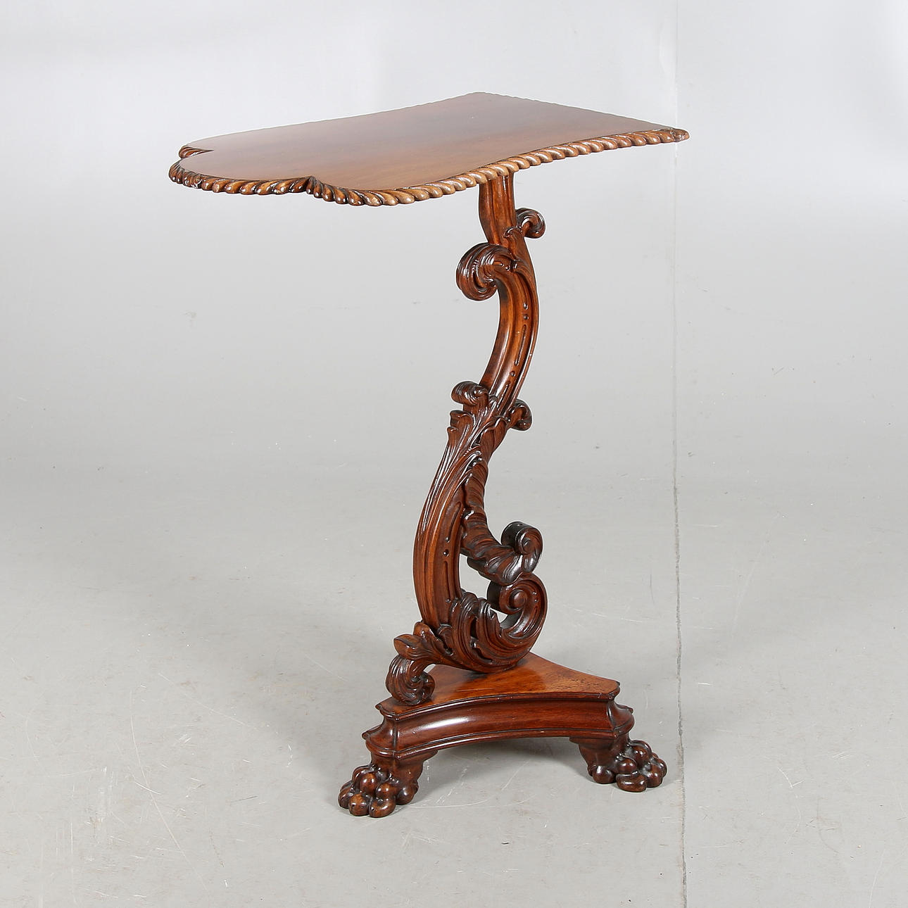 KONSOL/PELARBORD, mahogny, Chippendale. 1800-talet.