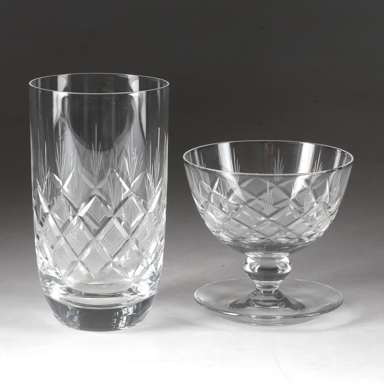 A set of 9 glass drinking glasses, four glass cups, second half of the ...