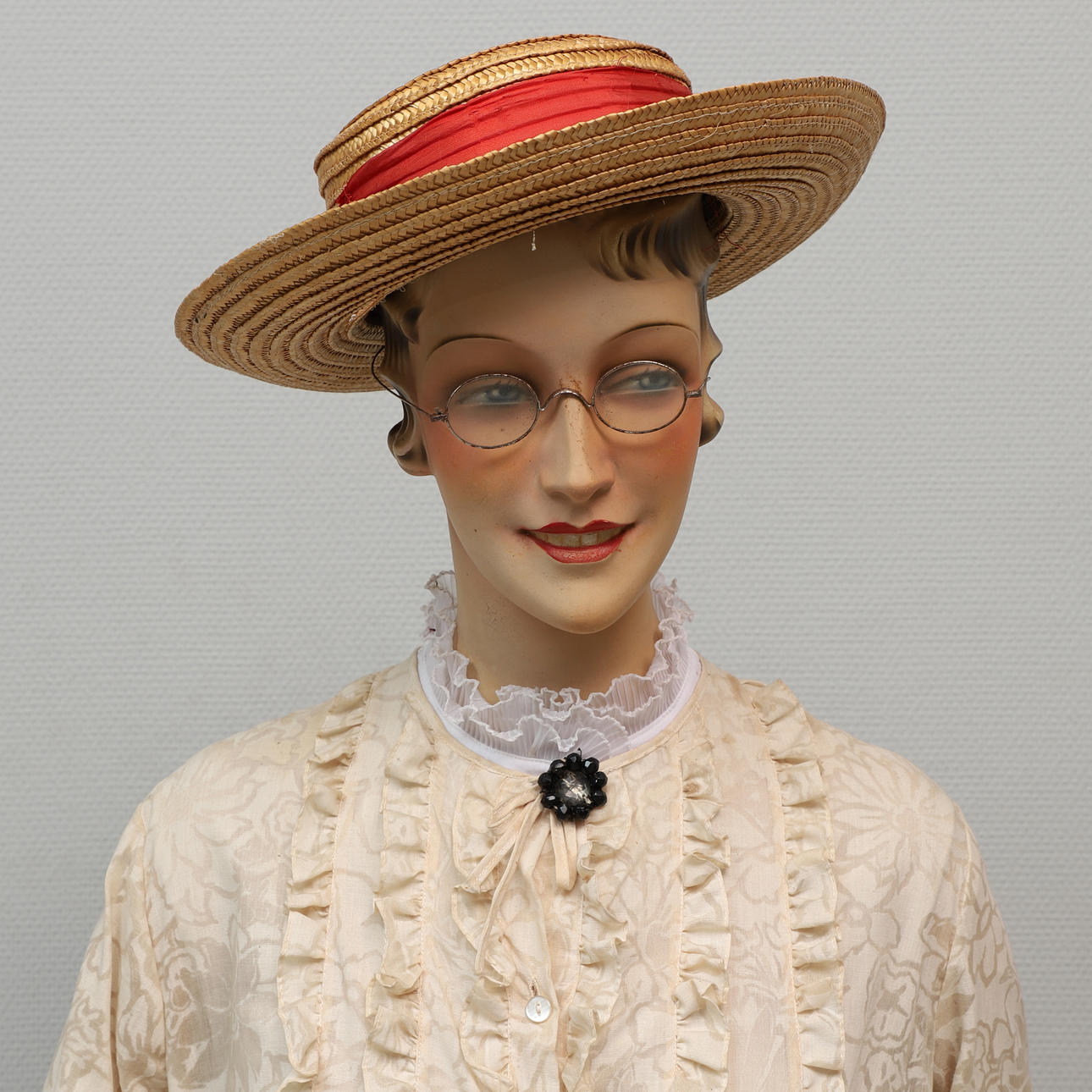 A teacher mannequin, 1920s.