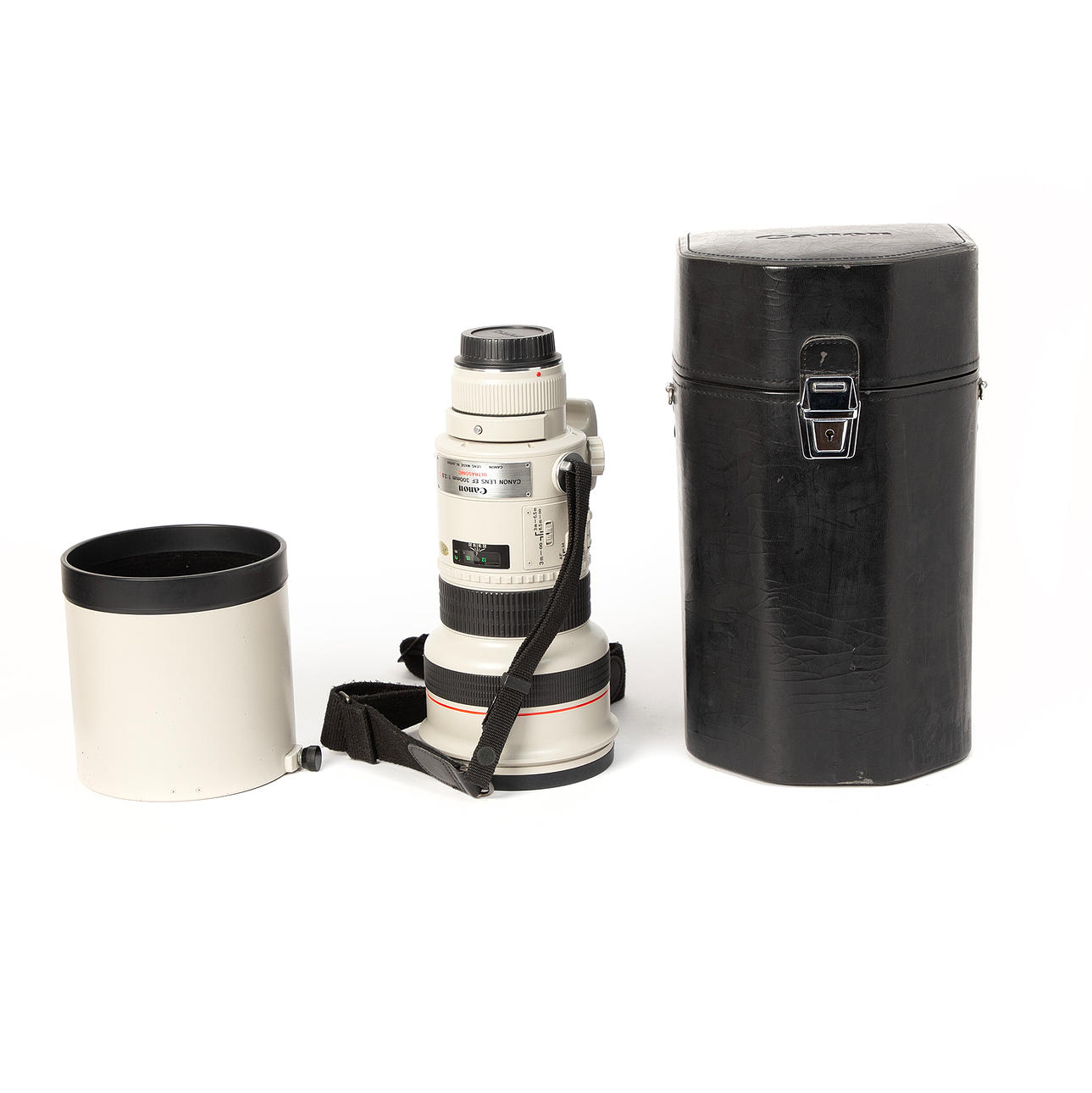 CANON LENS. EF 300 mm, 1:2.8 L, Ultrasonic, Japan. Photo, Cameras