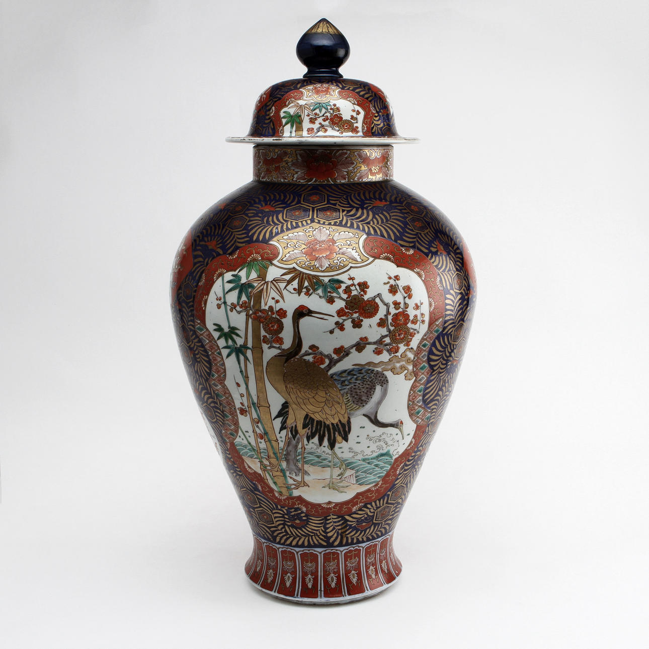 LOCKURNA, porslin, Imari. Japan, 1800-tal.