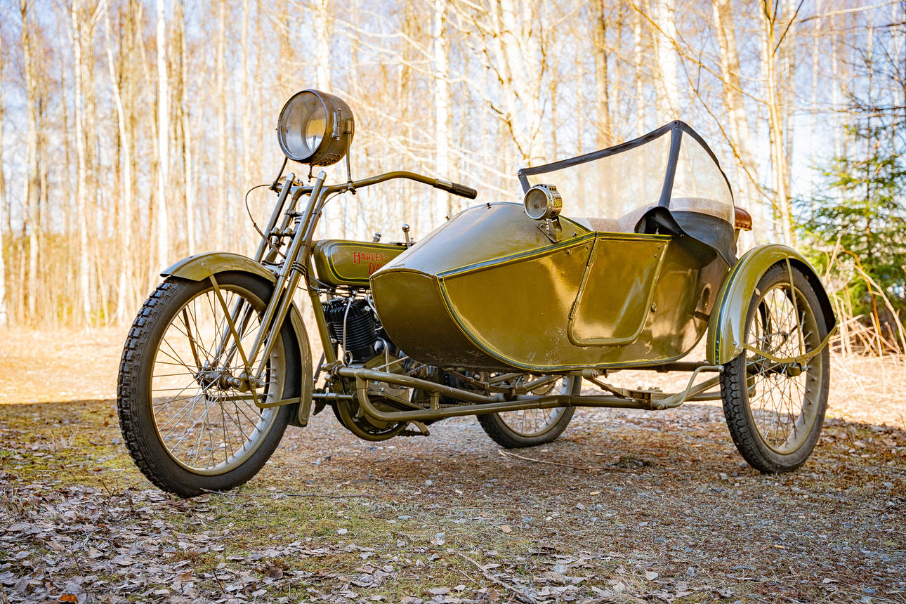 HARLEY-DAVIDSON, model T, model year 1920, with sidecar.