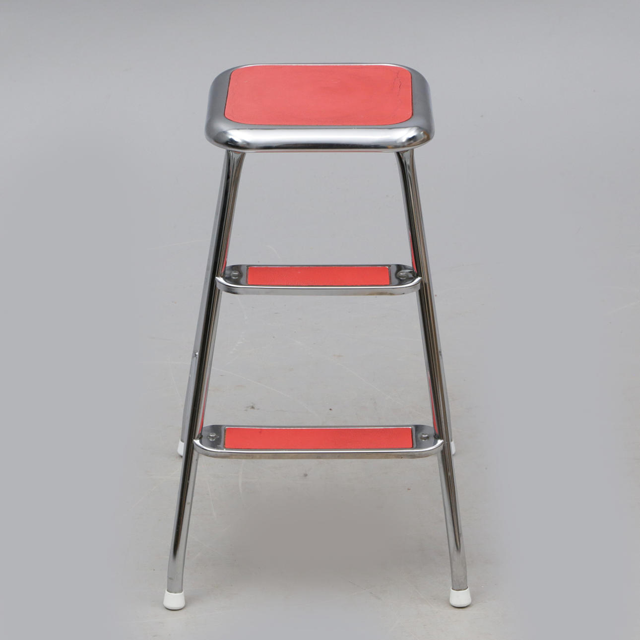 En metalstige, Awab.