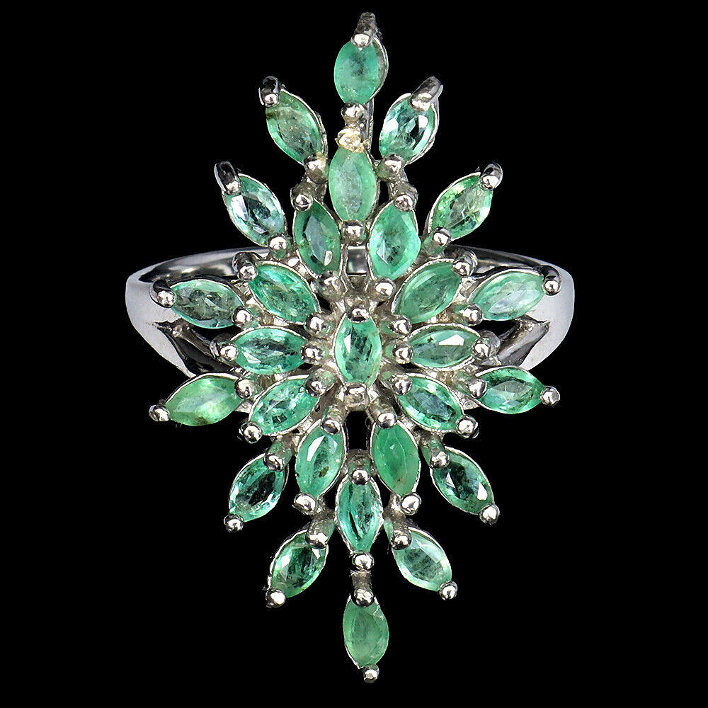 ANILLO DE PLATA ESMERALDA TALLA MARQUESA.