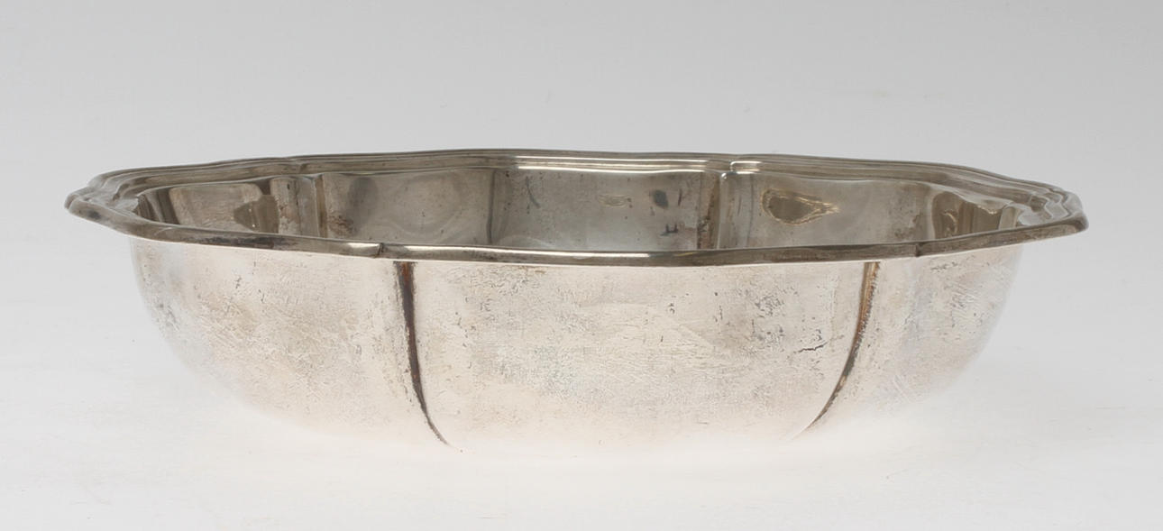 SKÅL, silver, C. G. Hallberg, 1917, vikt 342 g.