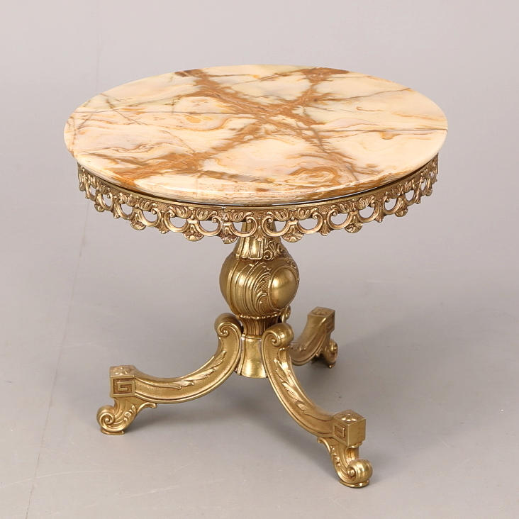 PÖYTÄ, kivitaso, messinki, 1900-luku.