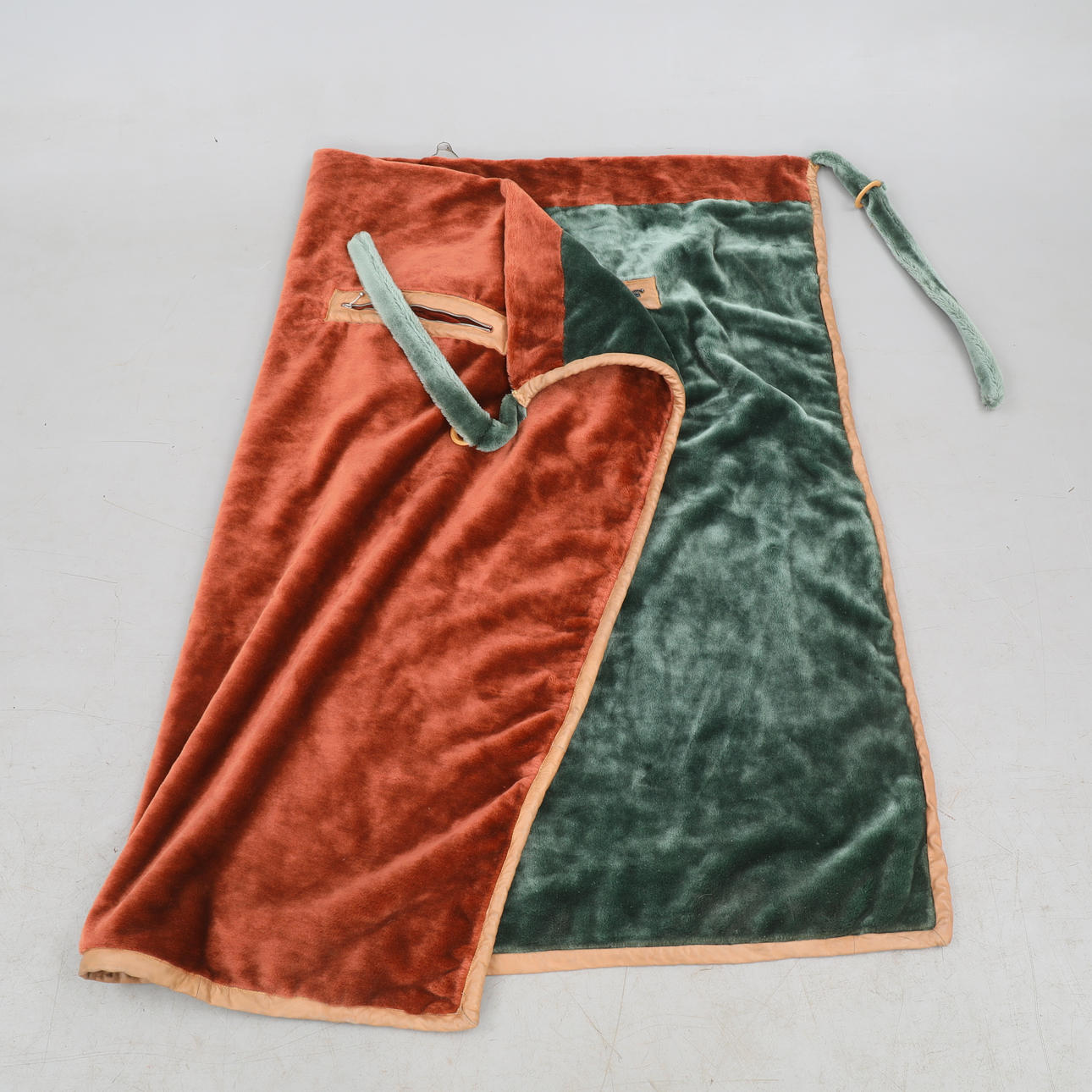 HEVOSPEITTO, käsintehty.