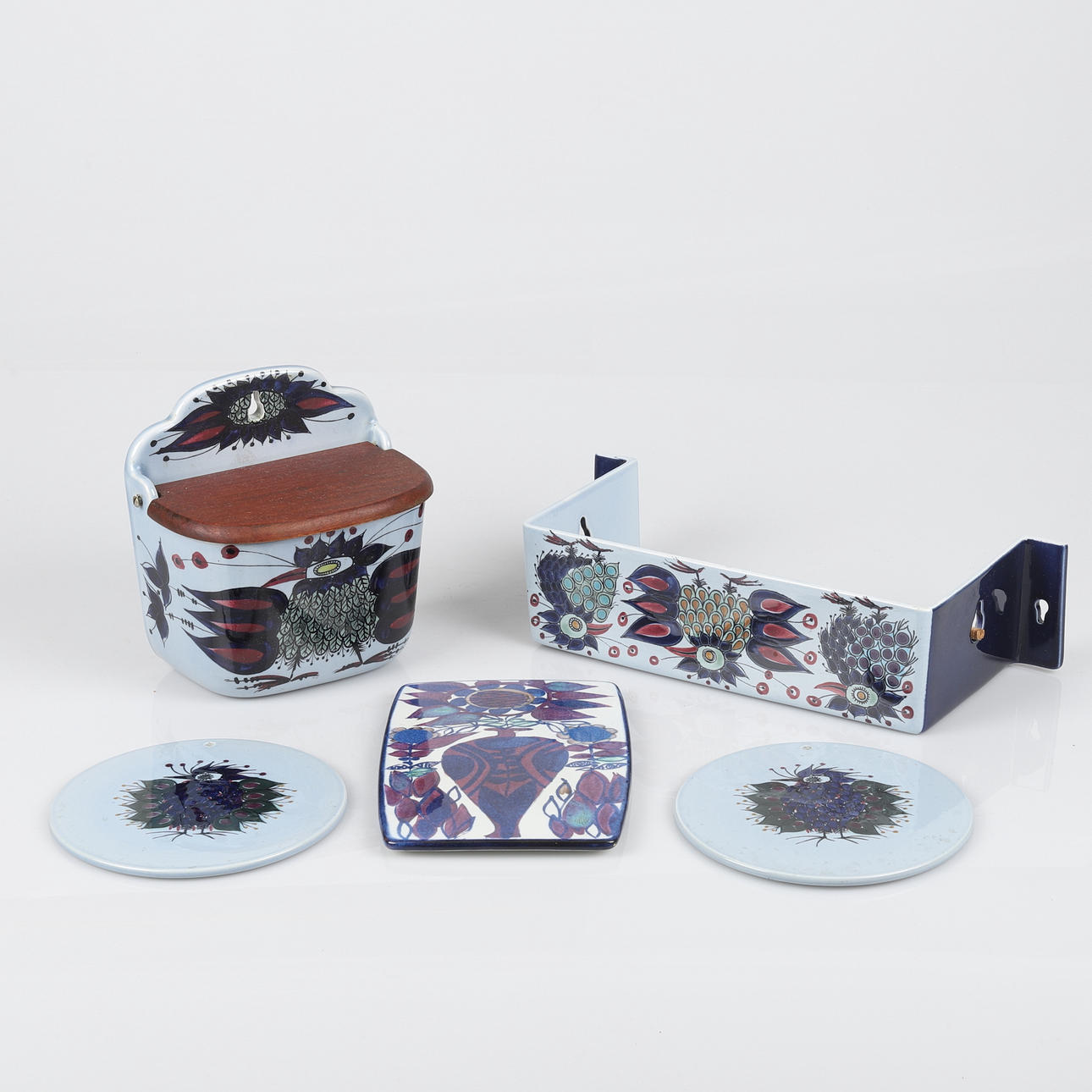 BETH BREYEN. Kitchen porcelain, faience, Baca Tenera, Series