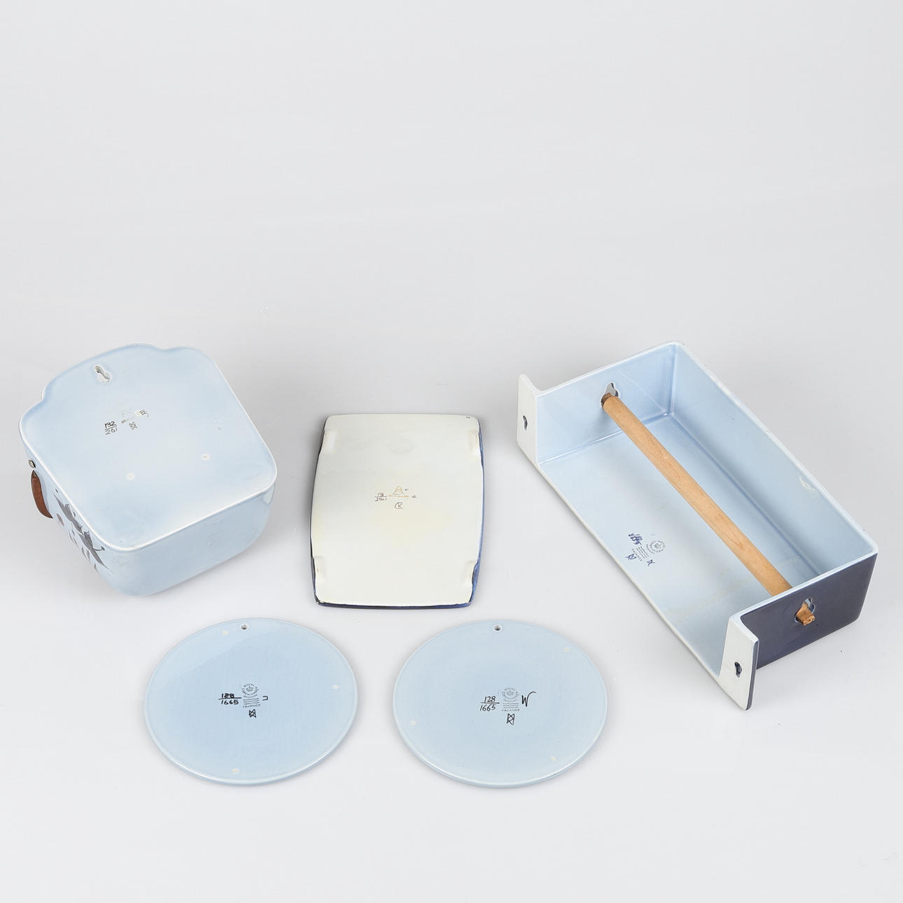 BETH BREYEN. Kitchen porcelain, faience, Baca Tenera, Series