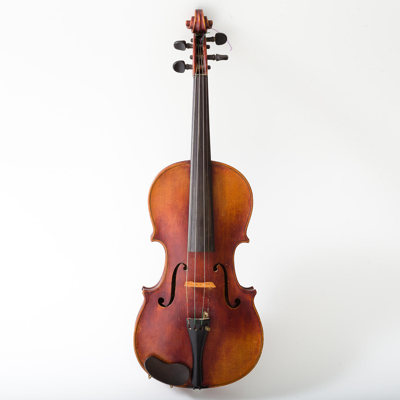 FIOL, etiketterad Joseph Guarnerius fecit Cremonae anno 1772 IHS.