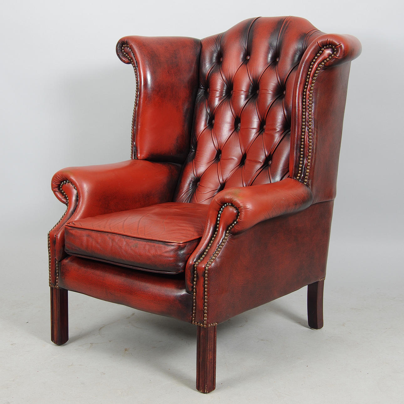 ÖRONLAPPSFÅTÖLJ, Chesterfieldmodell, 1900-tal.