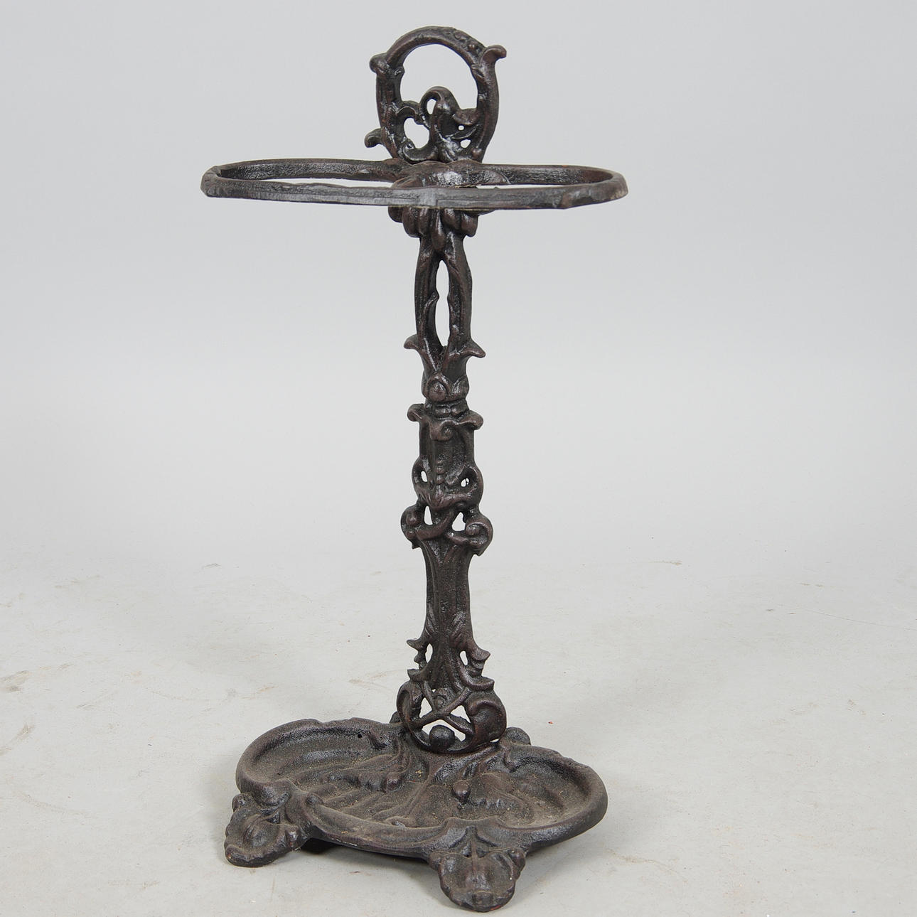 PARAPLYSTÄLL, gjutjärn, samtida.