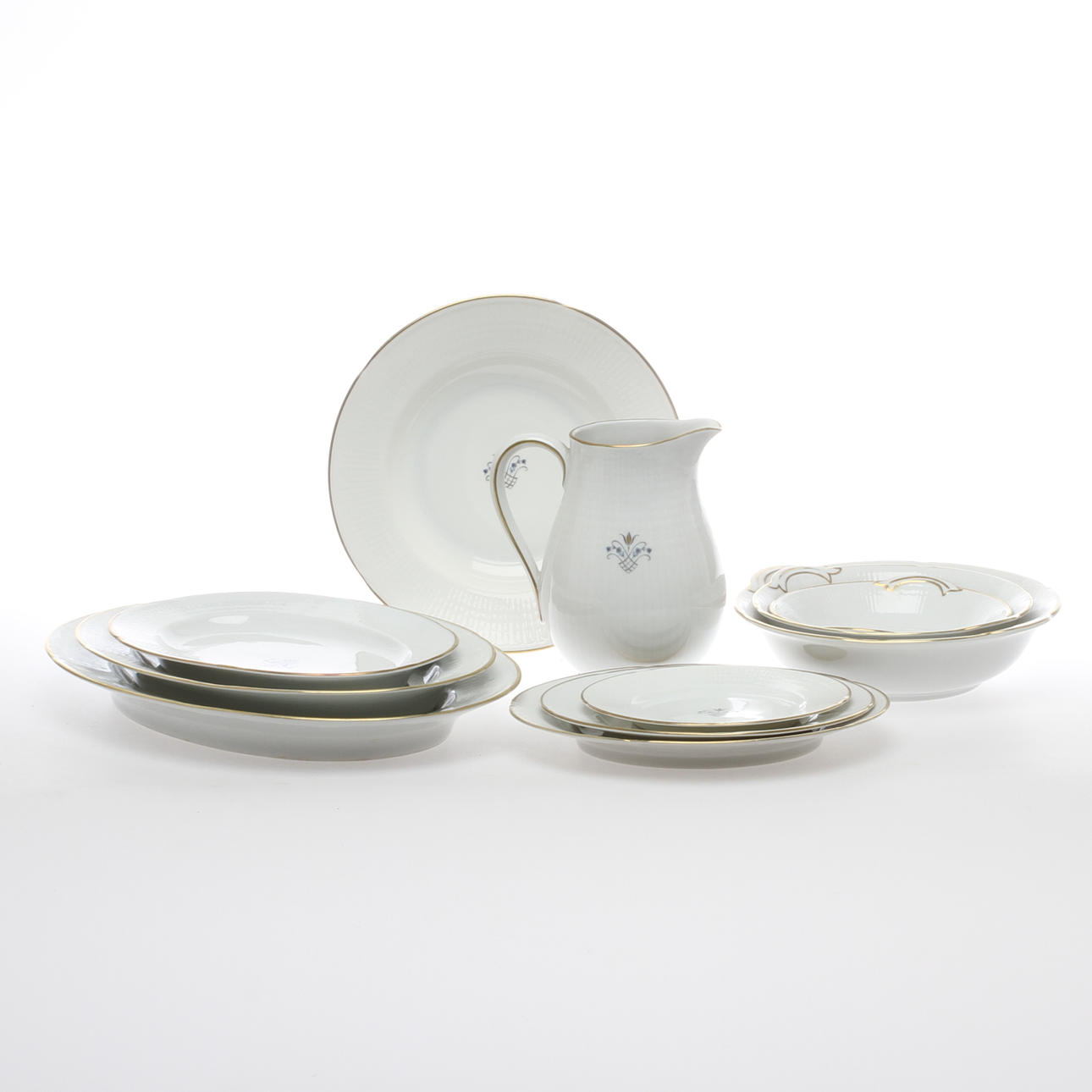 MATSERVIS, ca 53 delar, porslin "Swedish Grace" Louise Adelborg Rörstrand.