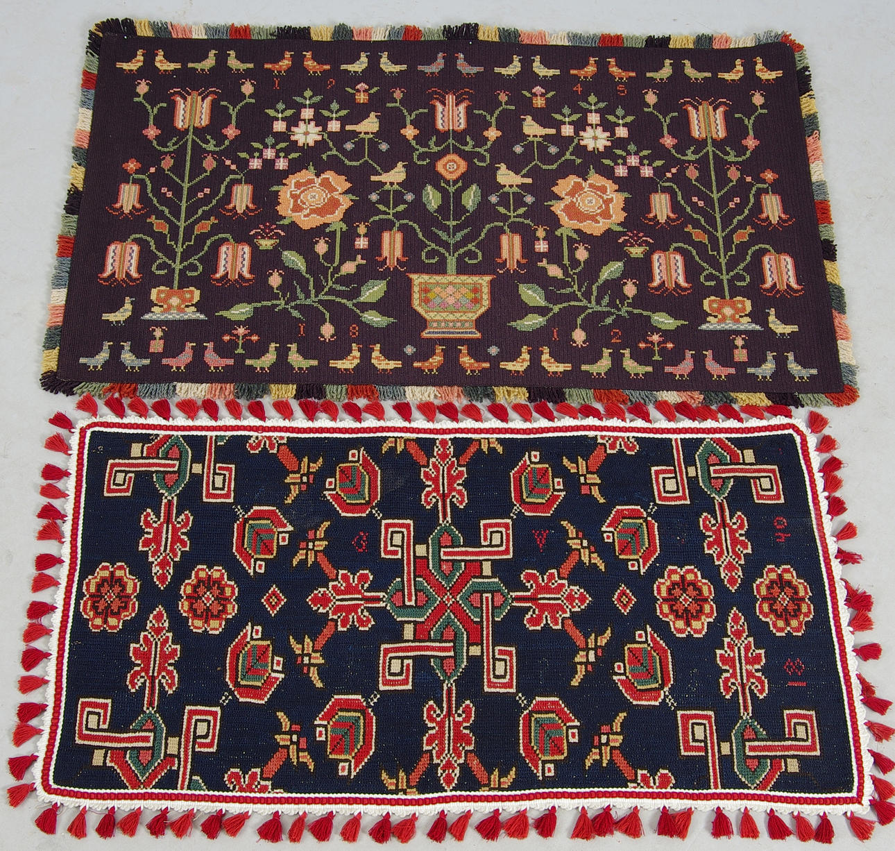 BONADER, 2 stycken, allmogebroderade.