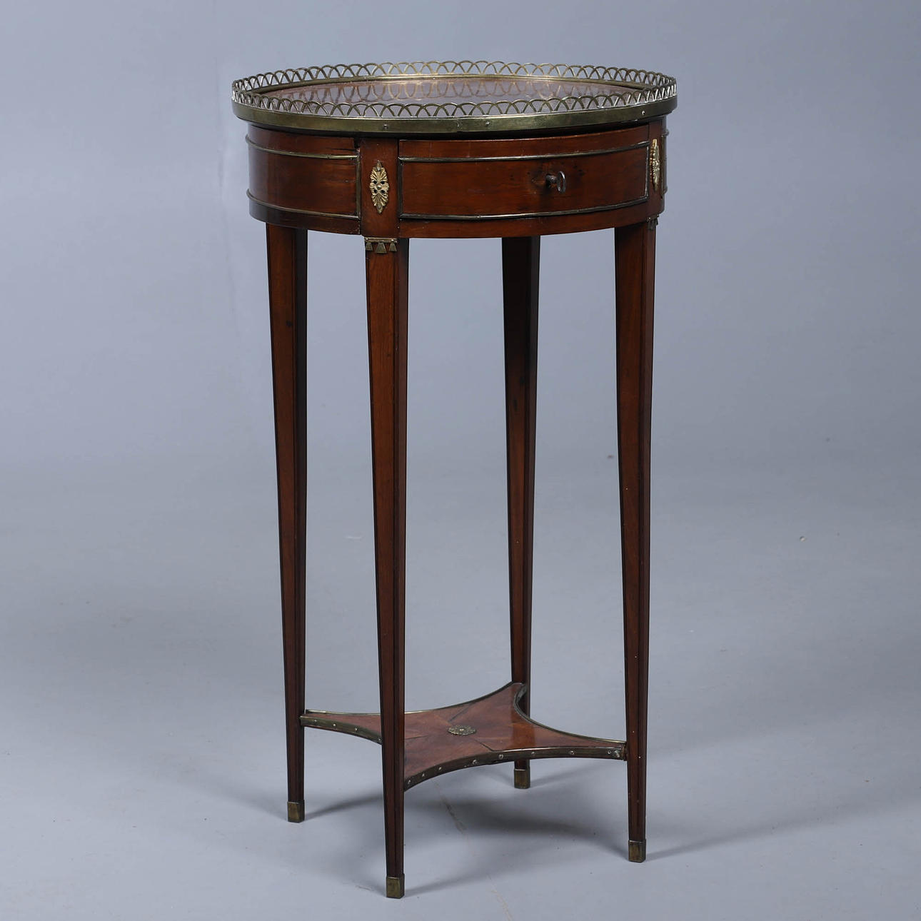 DAMENTISCH, SPÄTGUSTAVIANISCH.