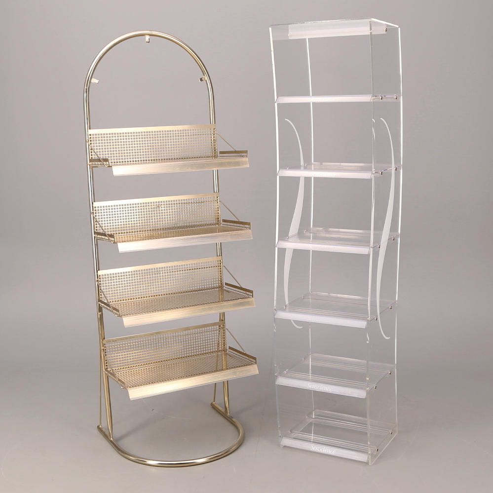 HYLLOR 2 st, butiksinredning från frisersalong, metall, plexiglas.