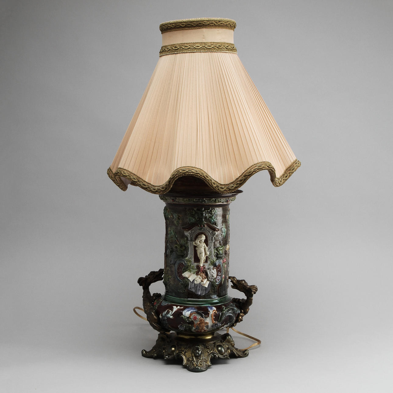 BORDLAMPA, 1900-tal, höjd med skärm 70 cm.