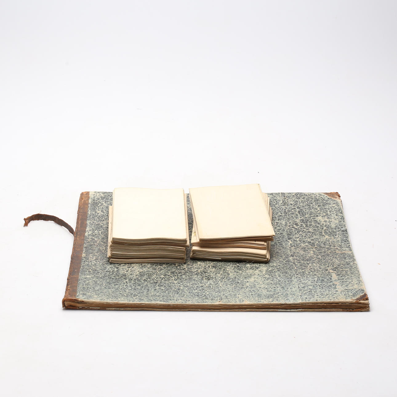 KORT OG KORTBØGER, 19.-20. Årh.