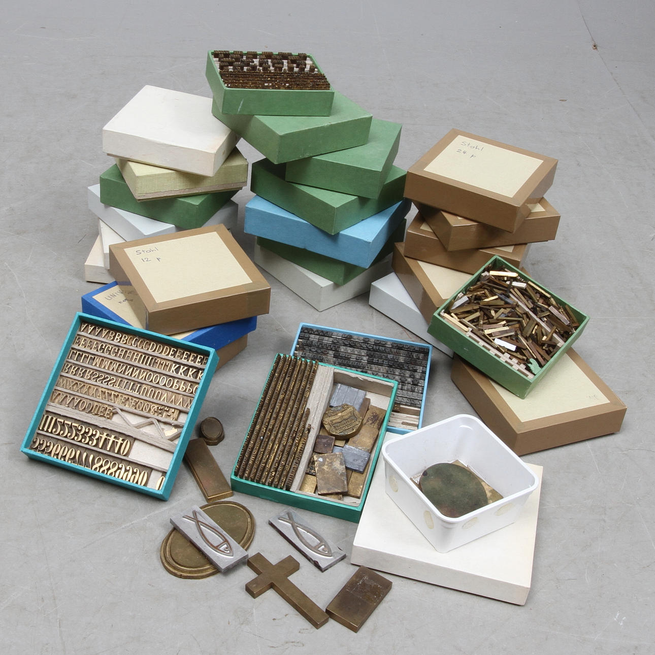 TYPER OG KLICHER, metal, til bogbinding, 20. århundrede.