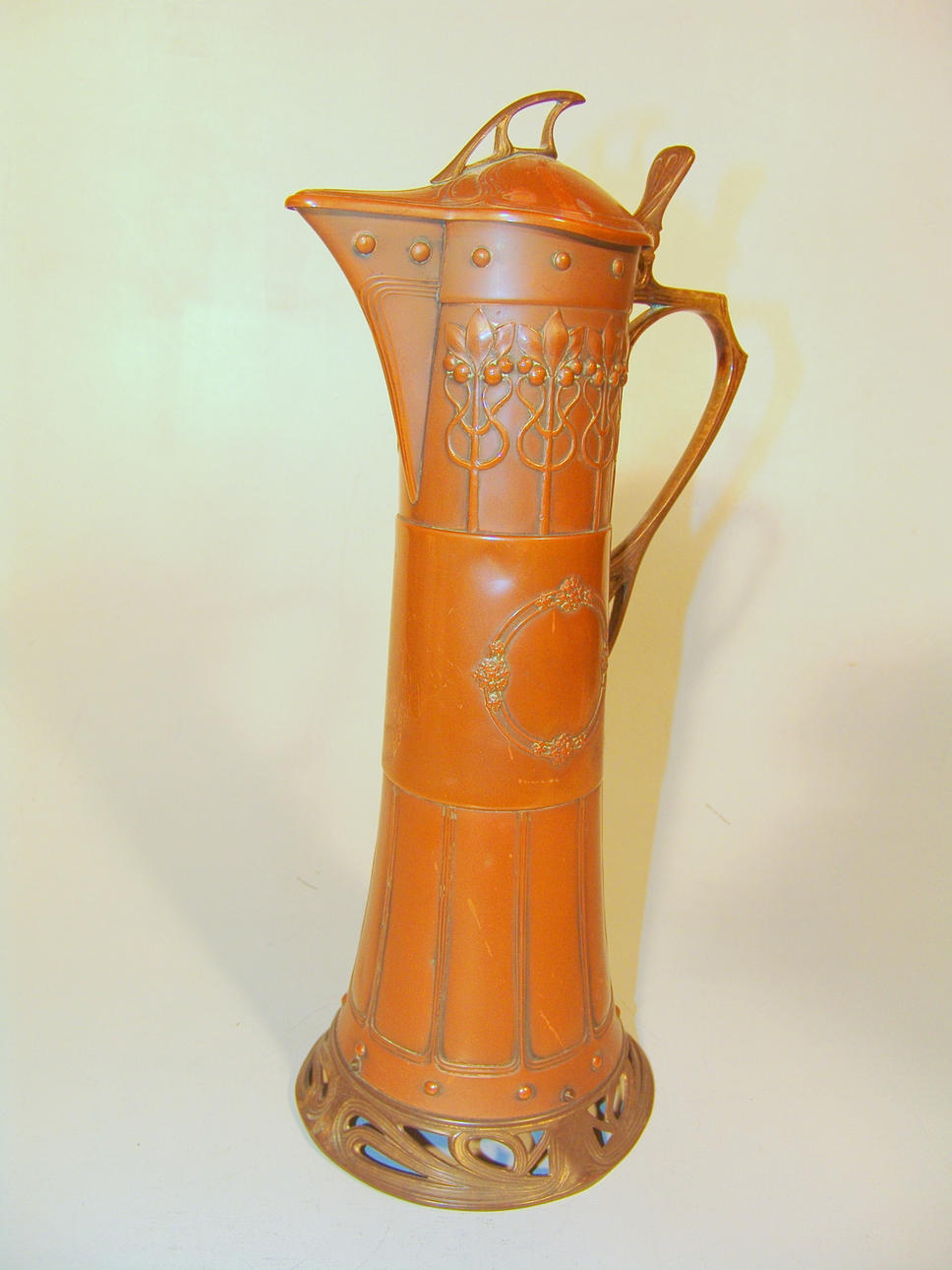 WMF GEISLINGEN. stor krog i tysk jugendstil, omkring 1905.