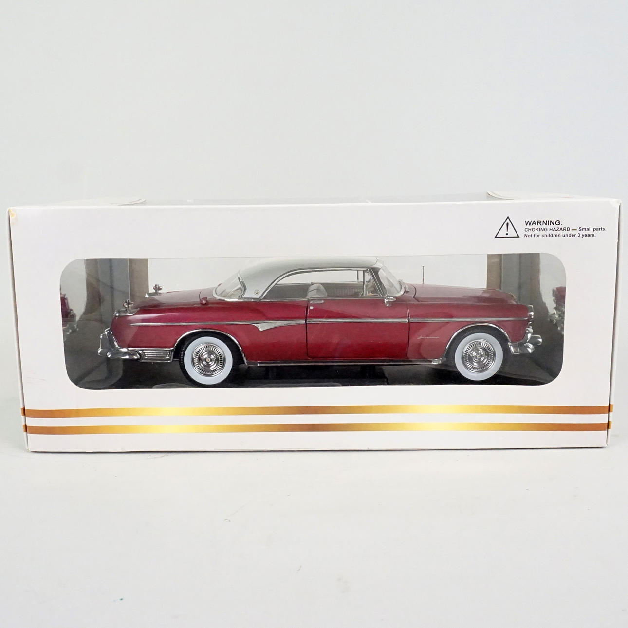 AUTOMODELL, CHRYSLER IMPERIAL, 1955, Maßstab 1:18.