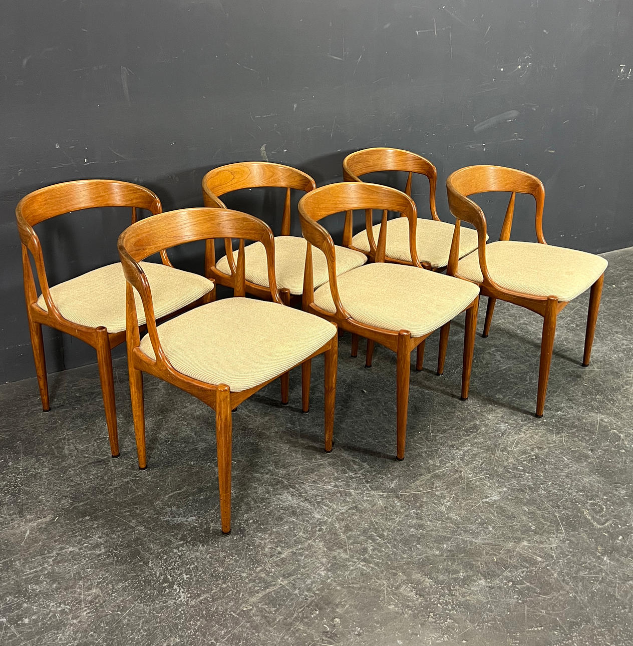 JOHANNES ANDERSEN. 6 STÜHLE.