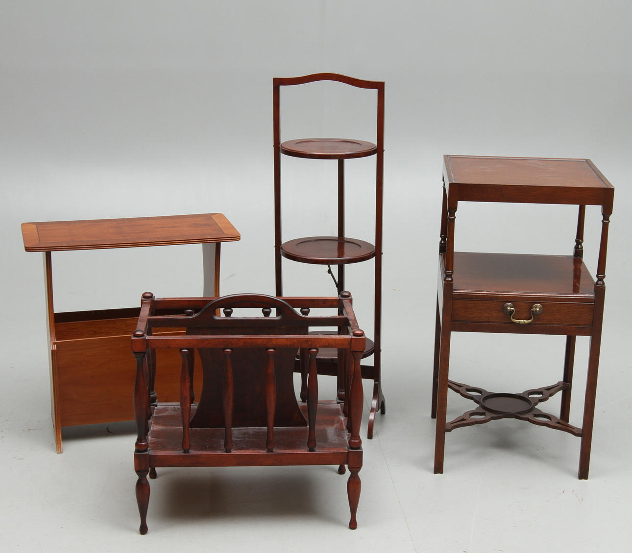 TIDNINGSSTÄLL 1+1 st, LAMPBORD, CAKESTAND, Engelsk stil, 1900-tal.