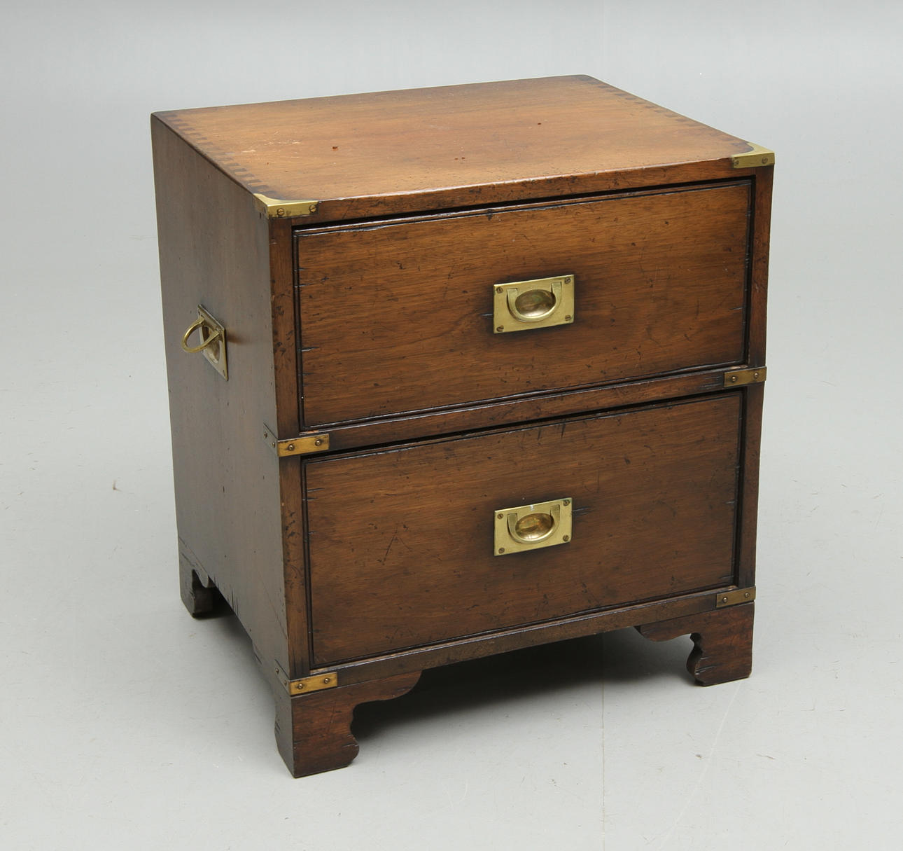 BYRÅ, engelsk stil, 1900-tal.