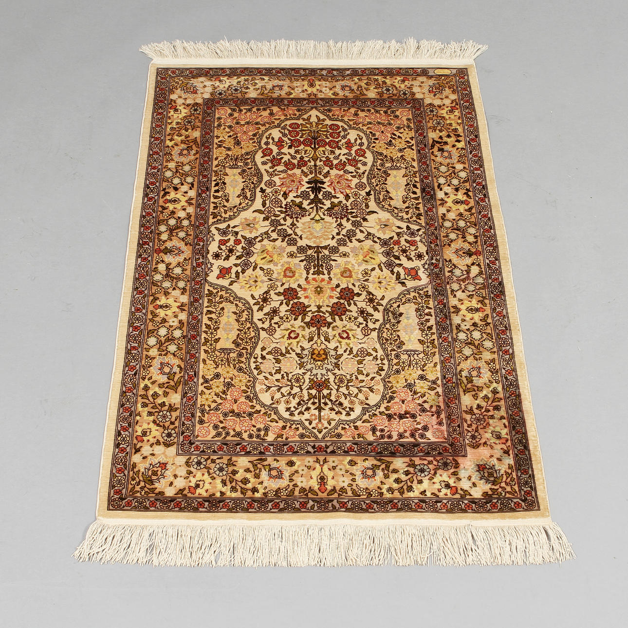 ORIENTALISK MATTA, Silke-Hereke, 124 x 75 cm.