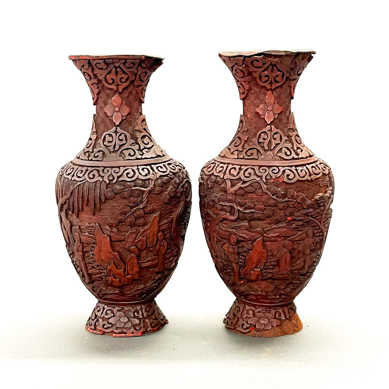RARE CHINESE MING DYNASTY VASES.