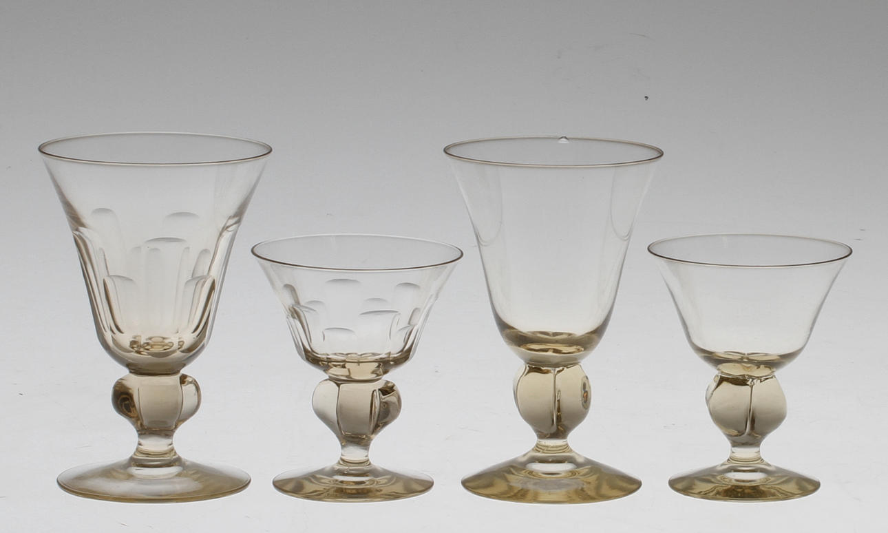 GLASSERVISER, 27 + 10 delar, Skruf, mestadels "Stella".