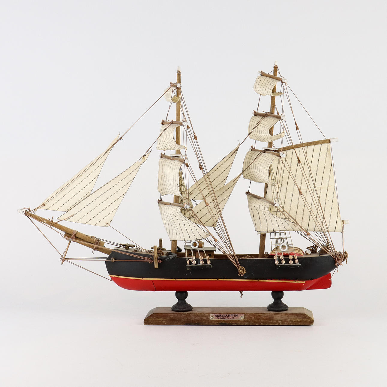 MAQUETA DE BARCO Bergantin Siglo XVIII.