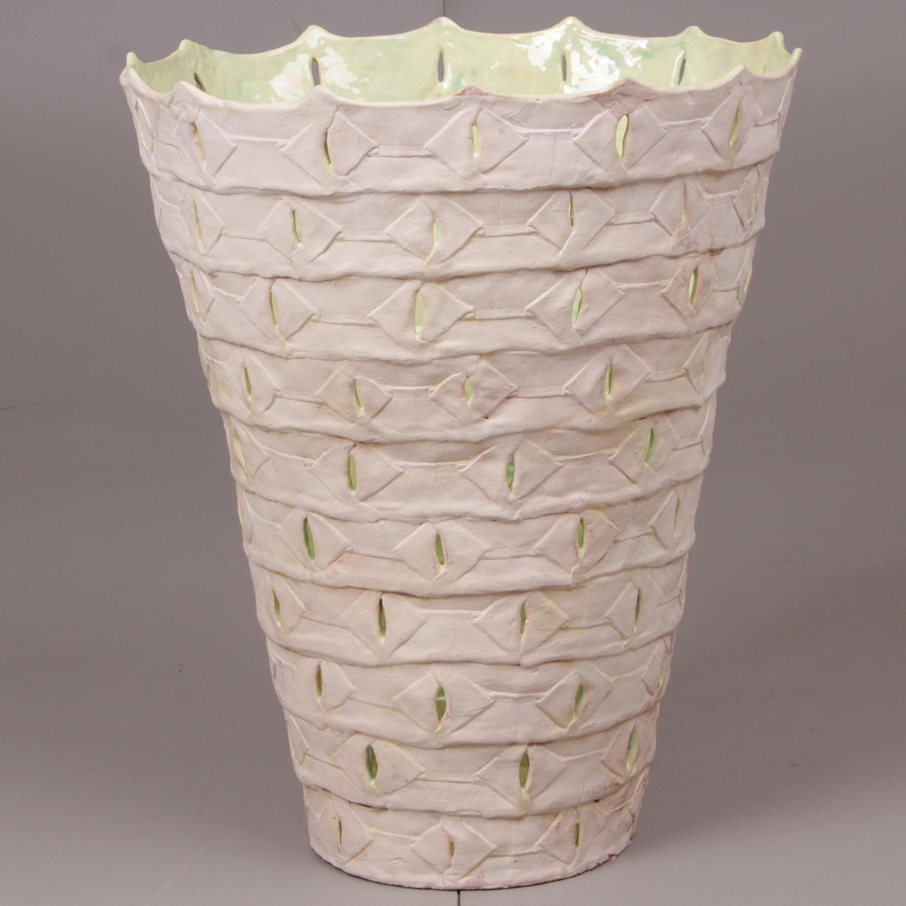 GOLVVAS, keramik, "Mjölkkruka", Åsa Jacobsson, samtida.